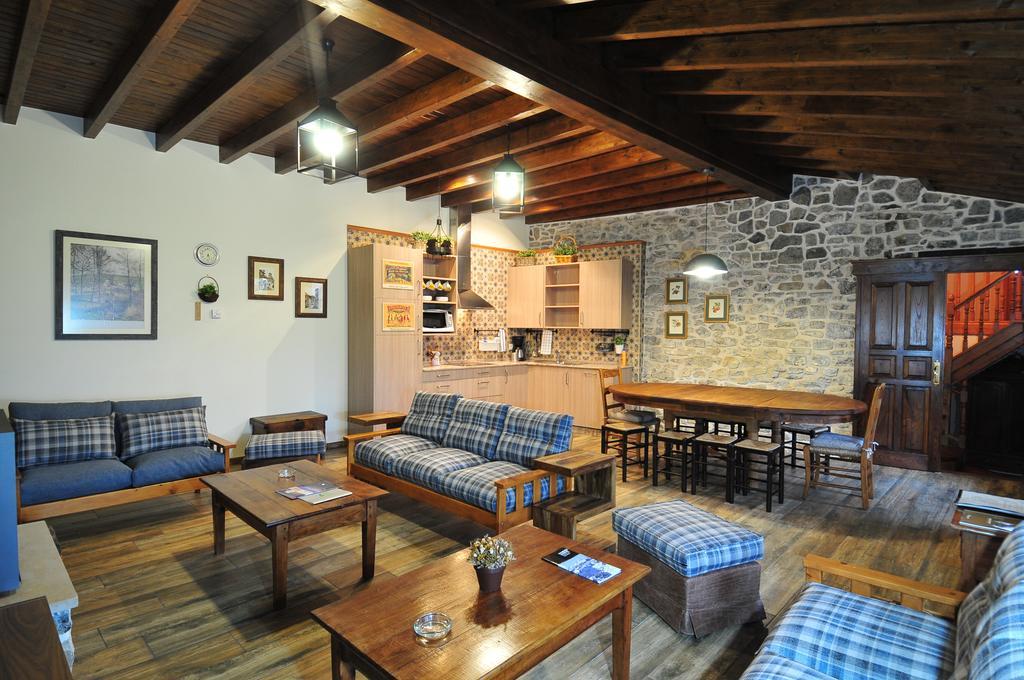 Casas Rurales El Llugaron Miravalles Exterior foto
