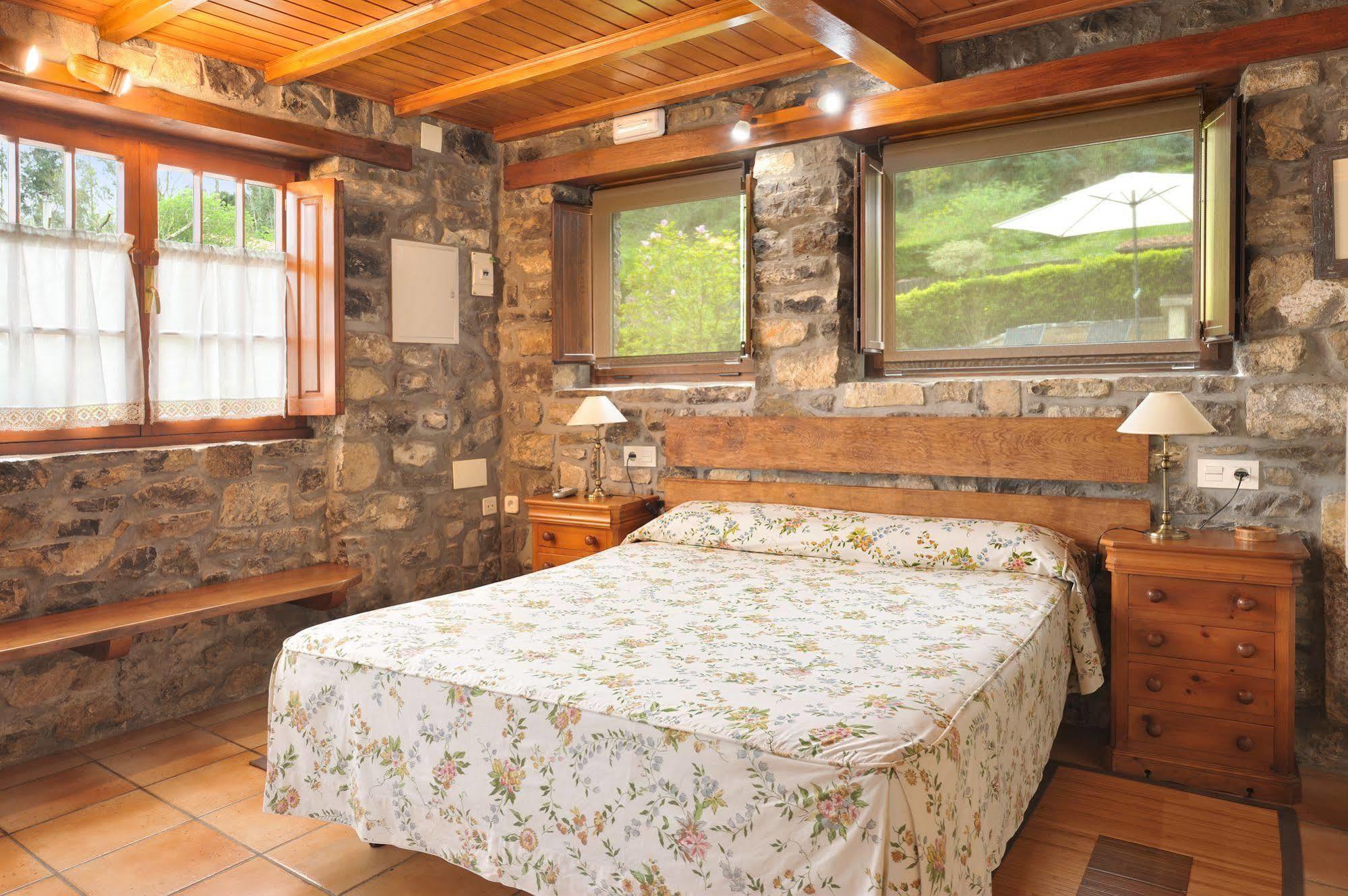 Casas Rurales El Llugaron Miravalles Exterior foto