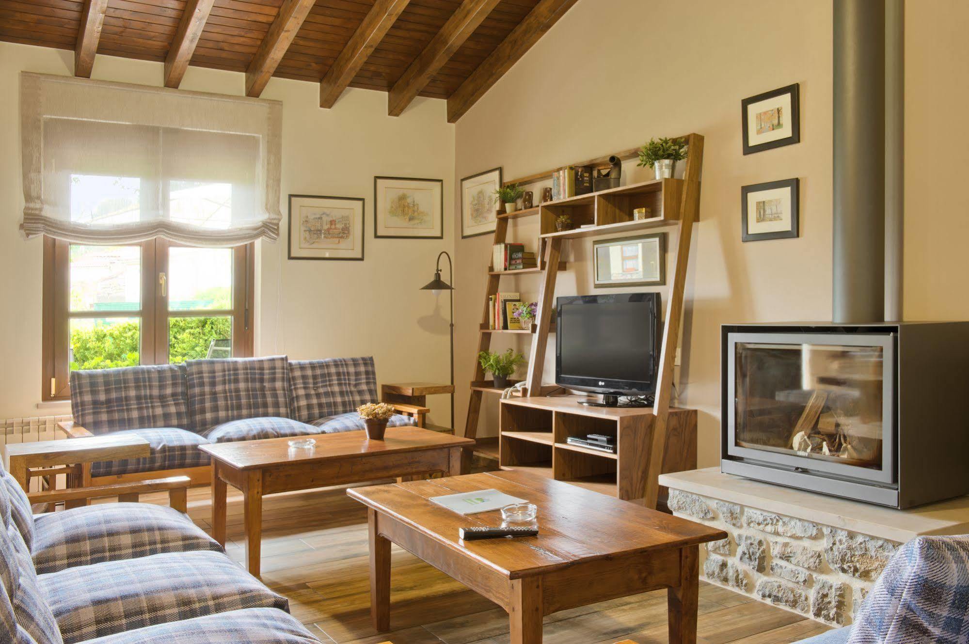 Casas Rurales El Llugaron Miravalles Exterior foto